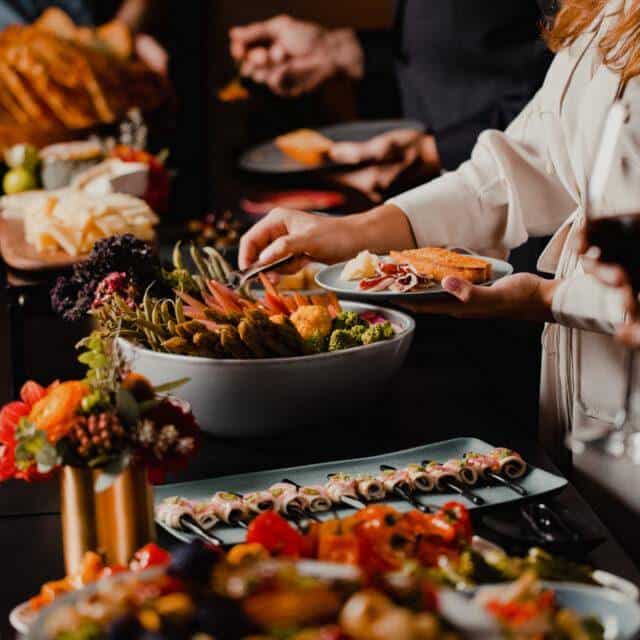 meetings_04_hospitality_640x640